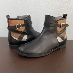 Burberry Mini Richardson Girls Ankles Boots Size 2 (EUR 33)